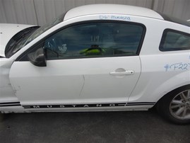 2006 Ford Mustang White Coupe 4.0L AT #F22789